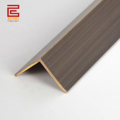 Brushed Solid Brass L Profil Wandrandband in Wohn- und Gewerbeflächen